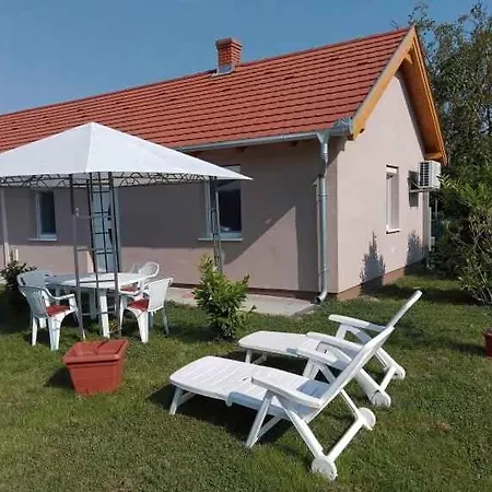 In Balatonbereny/balaton 18124 Holiday home *