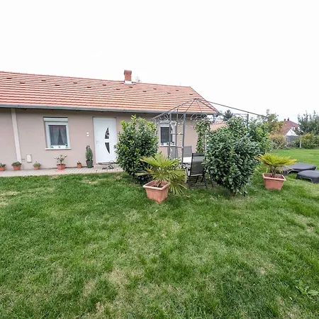 Ferienhaus In - Balaton 18124 *
