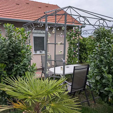 In - Balaton 18124 بيت للعطل Balatonberény