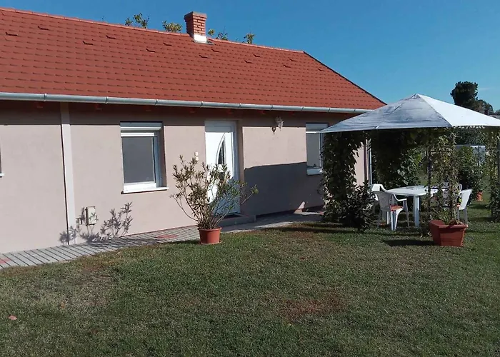 In - Balaton 18124 בית נופש *