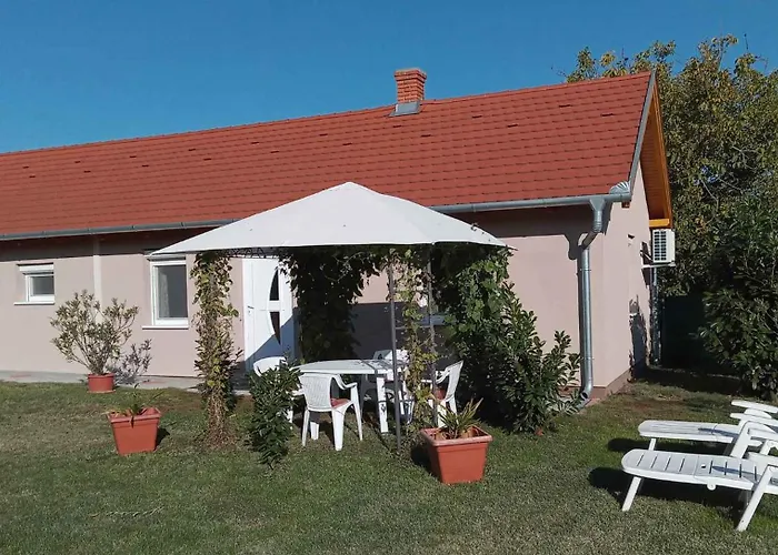 In - Balaton 18124 בית נופש Balatonberény