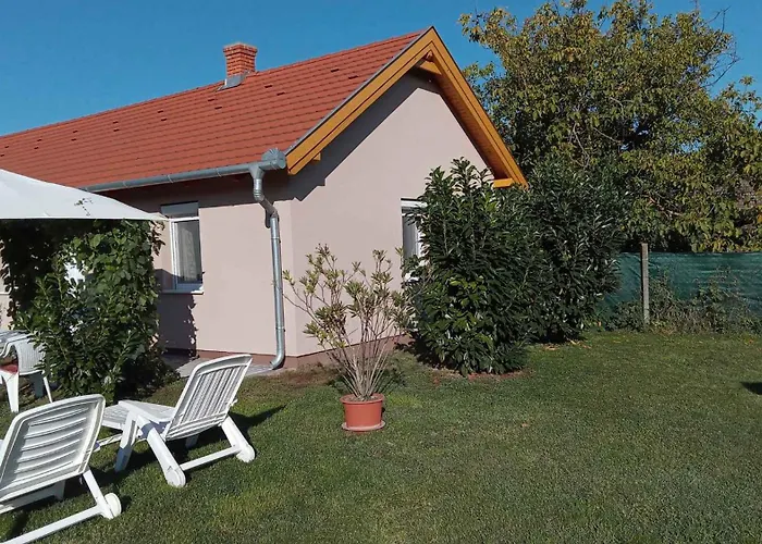 In - Balaton 18124 בית נופש *